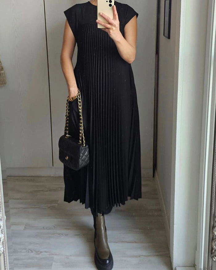 Isabelle - Timeless Pleated Maxi Dress