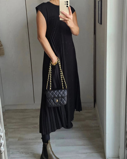 Isabelle - Timeless Pleated Maxi Dress
