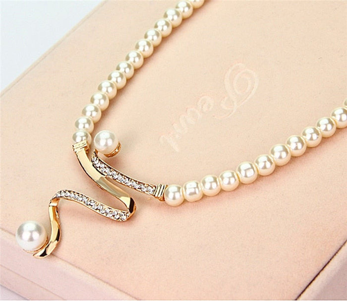 MACY™ - Natural Pearl Necklace + Earrings